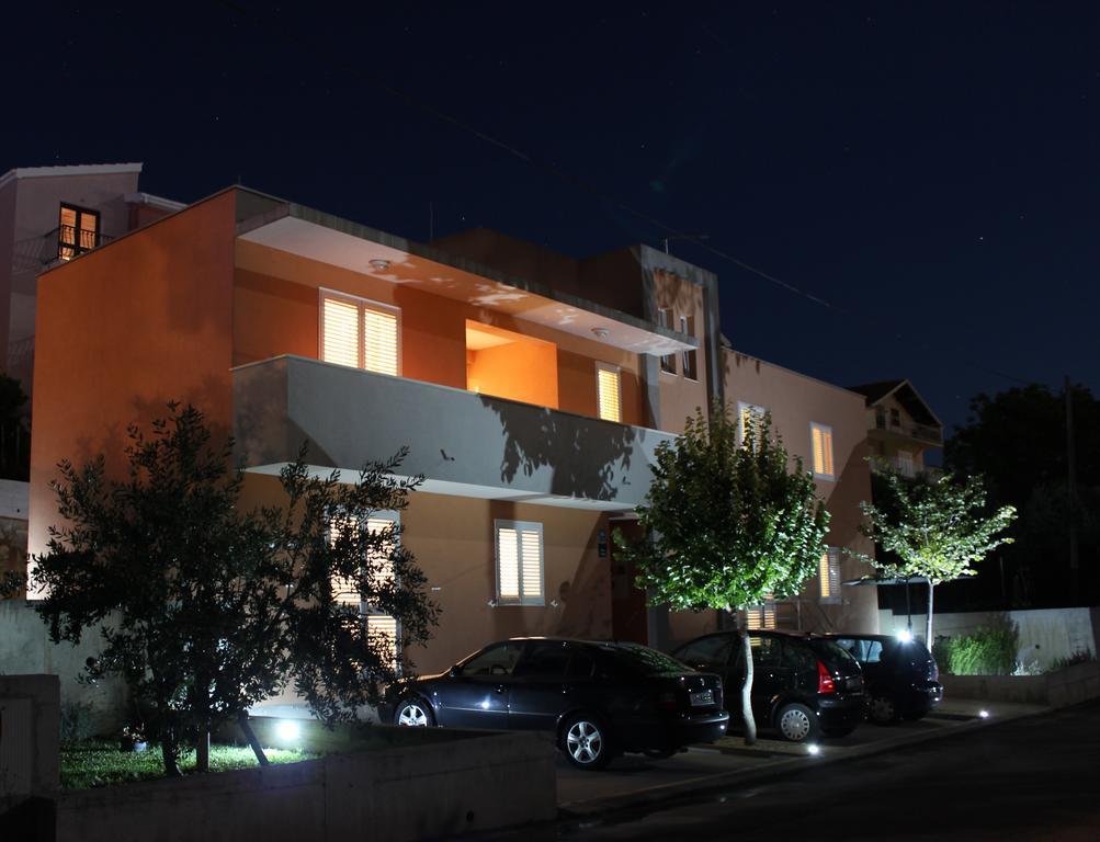 Apartment Gamma With Hydromassage Mini Pool Near Split Žrnovnica Eksteriør billede