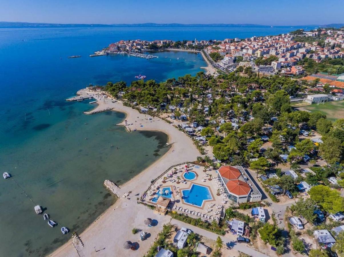 Apartment Gamma With Hydromassage Mini Pool Near Split Žrnovnica Eksteriør billede